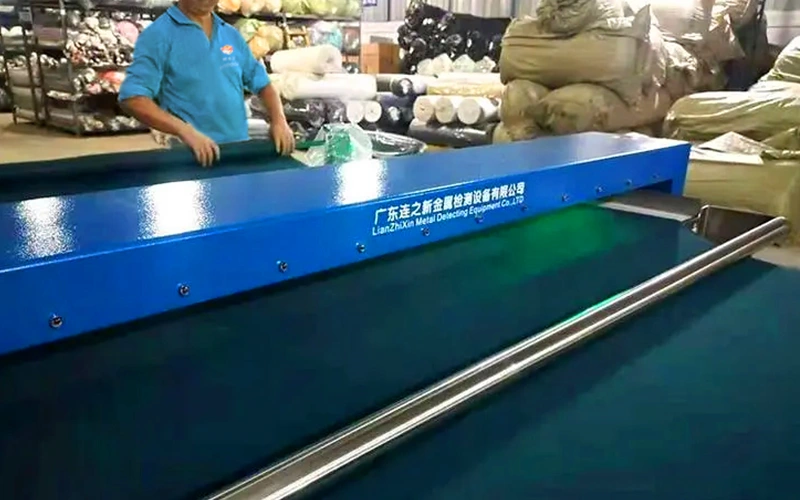 Plastic Needle Detector